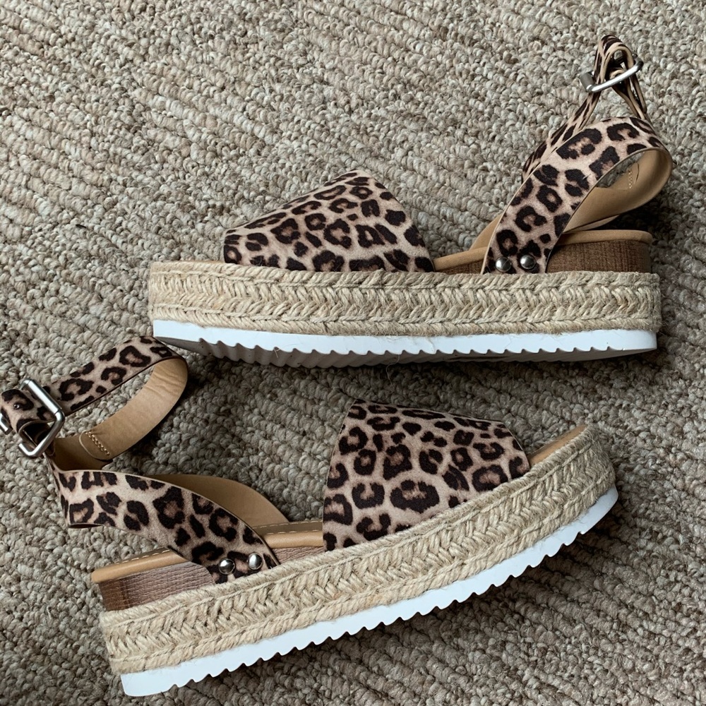 Leopard Print Ankle Strap Platform Sandal